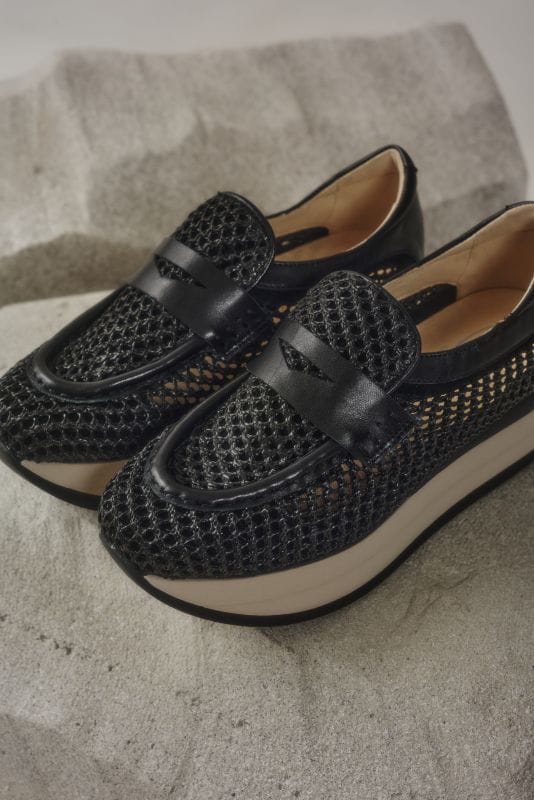 Caela Platform by Softwaves - Black