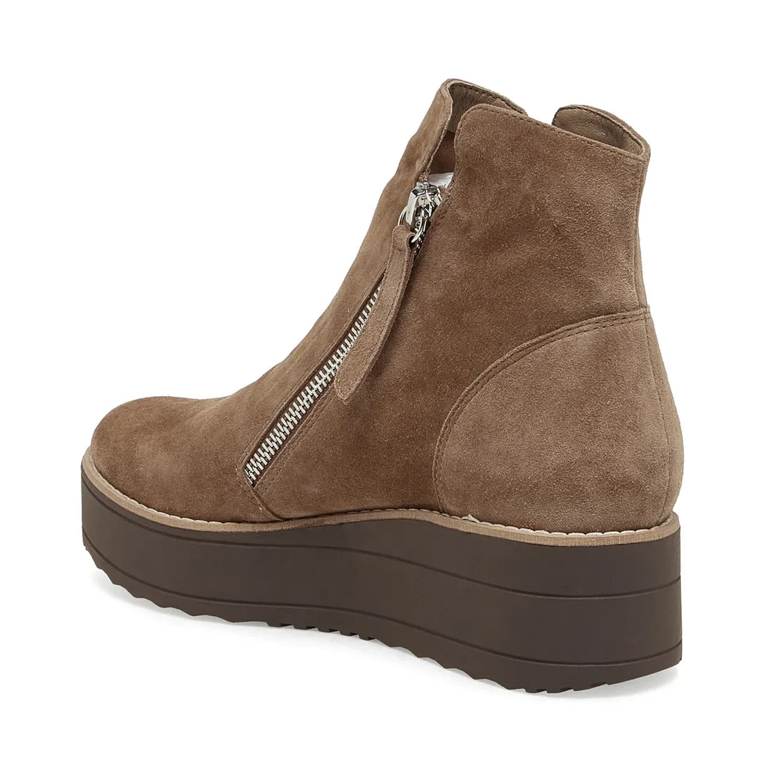 Nene by Silent D - Light Chocolate Suede