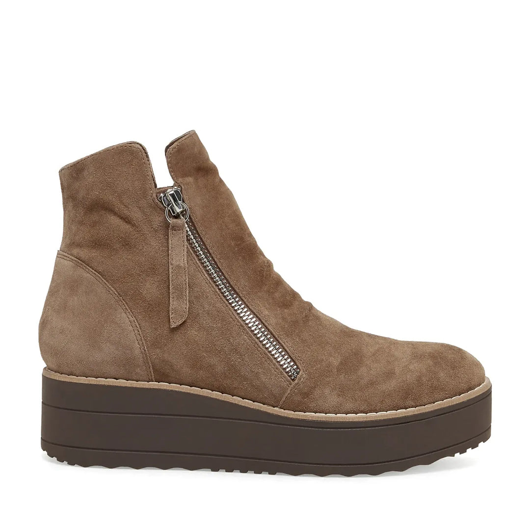 Nene by Silent D - Light Chocolate Suede