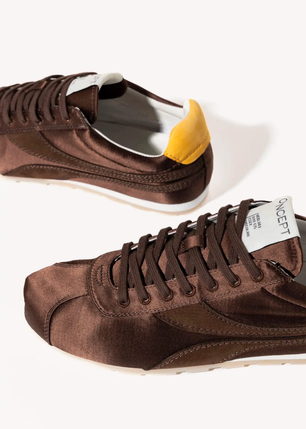 ONCEPT Essex Chocolate Satin