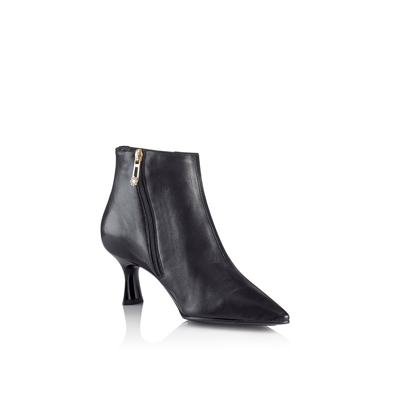 Robin By Ayelet Black Nappa