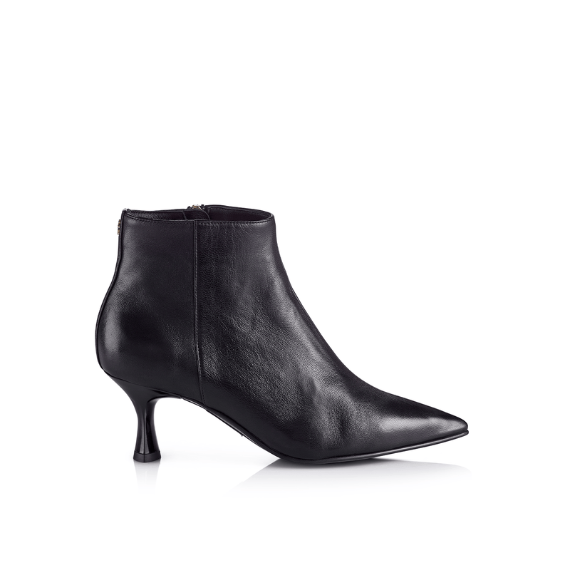 Robin By Ayelet Black Nappa