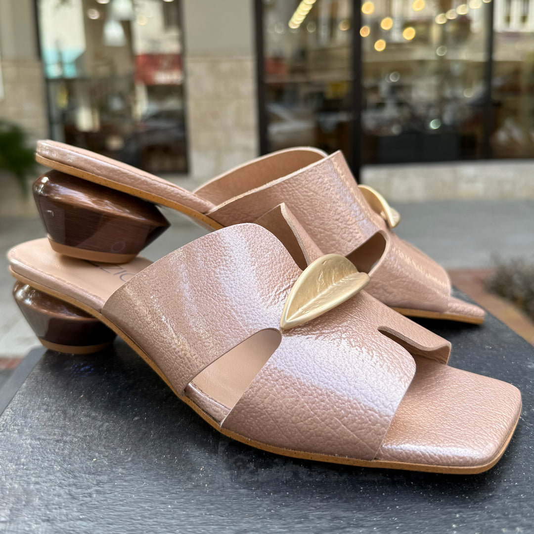 Sophisticated Mule by Ezzio - Nude